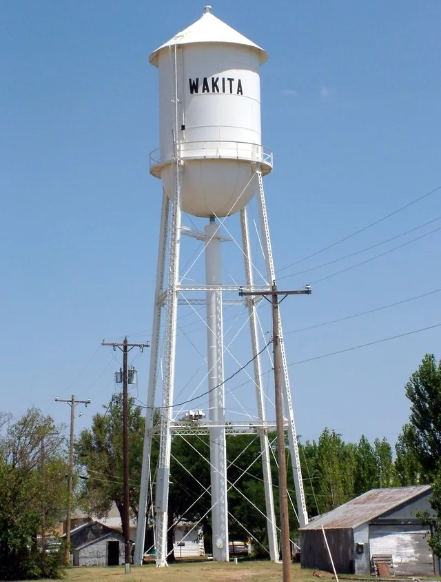 Photograph of the water tower in Wakita, Oklahoma. The same tower that was featured in the movie, Twister.