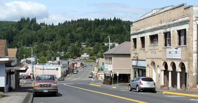 Skyline of w:Clatskanie, Oregon ; the National Register-listed IOOF hall is on the right
