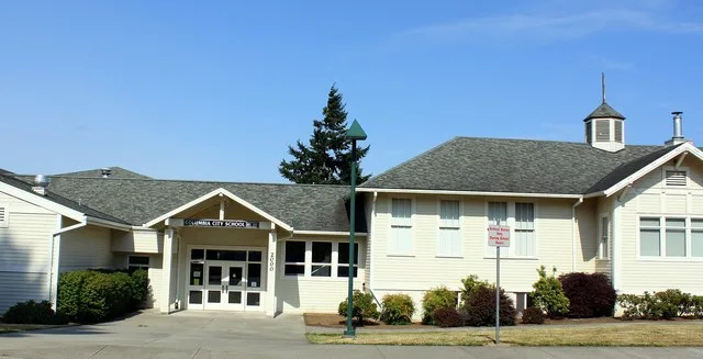 Columbia City School (elementary only?) in w:Columbia City, Oregon .
