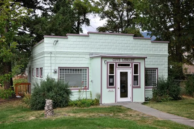 Cove Library in Cove, Oregon in the United States