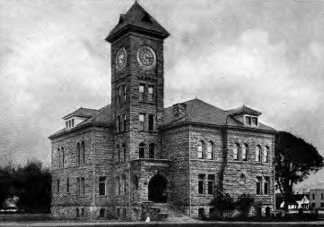 Polk County Courthouse in Dallas .