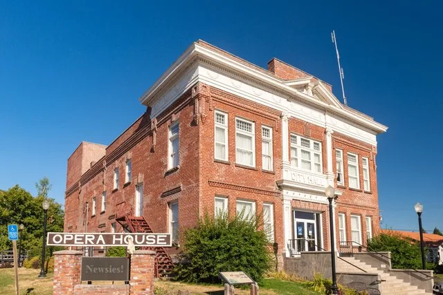The Elgin Opera House and City Hall in Elgin.