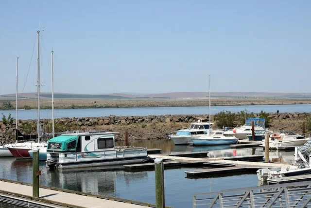 Boats and the Columbia River in the Irrigon, Oregon marina