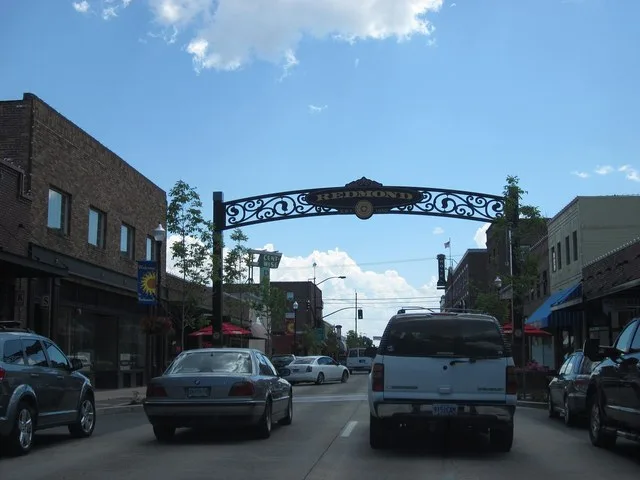 Business Highway 97 in Redmond, Oregon, a city in Deschutes County with a population of about 25,000