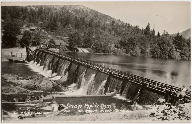 Savage Rapids Dam on Rogue River, Oregon