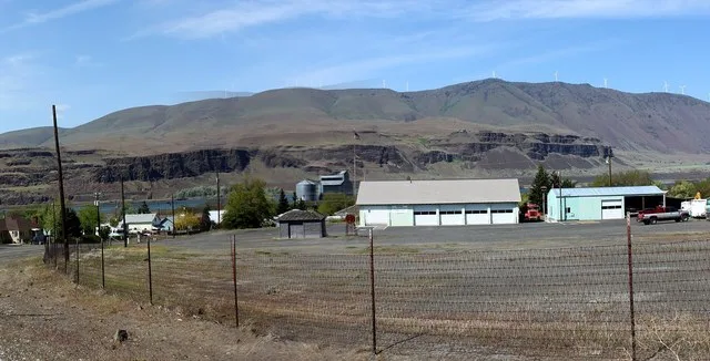 Cityscape of w:Rufus, Oregon .