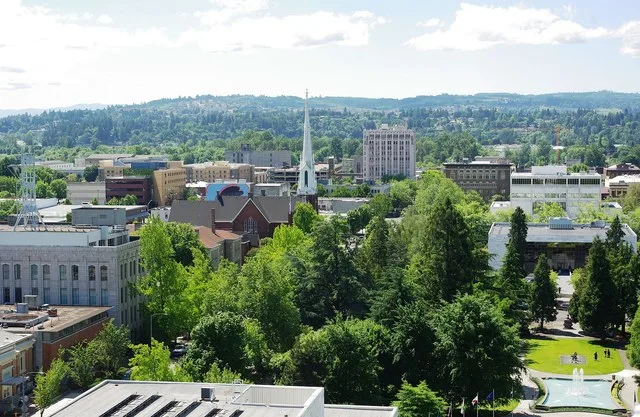 Downtown w:Salem, Oregon from top of w:Oregon State Capitol