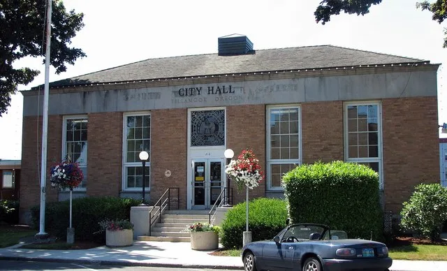 The city hall of Tillamook, Oregon , United States , (built ca. 1940), located at 210 Laurel Avenue, was originally built as a post office, and is listed on the US National Regist...