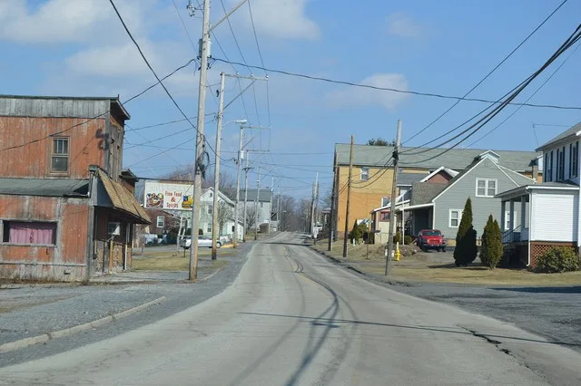 Looking east along Lambert Street ( Pennsylvania Route 160 ) from the North Avenue intersection in Central City , Pennsylvania , United States .