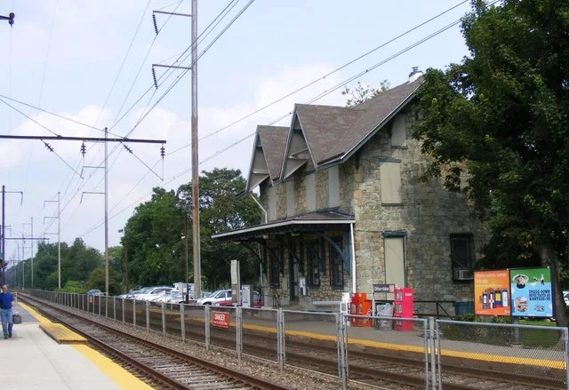 The station house at Clifton-Aldan (SEPTA station) .