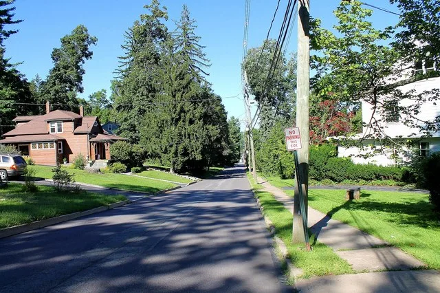 A typical street in w:Dallas, Pennsylvania .