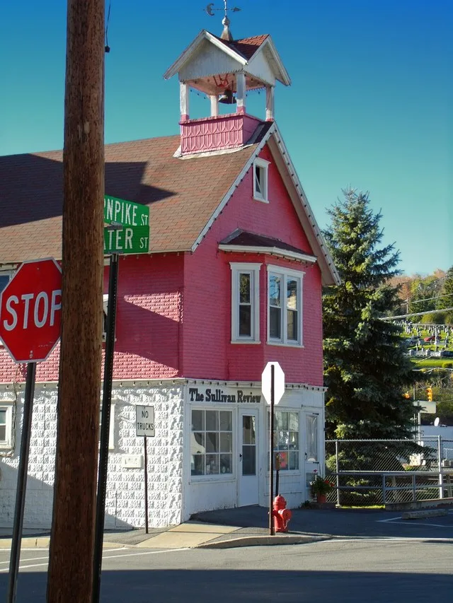 Borough of Dushore, Sullivan County. The town reportedly has the only traffic lights in Sullivan County. Not surprising; the county is rural and sparsely populated, with large tra...