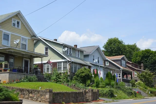 Houses on Franklin Street between Hystone Avenue and Midway Drive in Ferndale , Pennsylvania , United States .