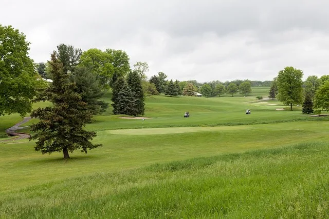 Lone Pines Country Club, Green Hills, Pennsylvania . The desire for a liquor license in a dry township resulted in a secession and the creation of a borough with a very small numb...