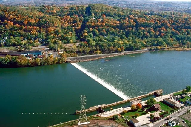 Lock and Dam Number 4 on the Allegheny River, Allegheny County, Pennsylvania, United States. Lock and Dam 4 was built from 1920-27, and opened in 1927.
