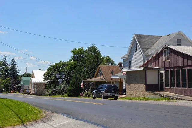 Buildings in the borough of New Centerville , Pennsylvania , United States , looking west on Kingswood Road (Pennsylvania Routes 281 / 653 ) from Bridge Street.