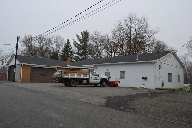 Front and southern side of the South New Castle municipal building, located at 2300 Adella Street in South New Castle , Pennsylvania , United States .