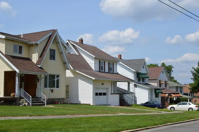 Houses on King Street, seen from Dahlia Street, in Southmont , Pennsylvania , United States .
