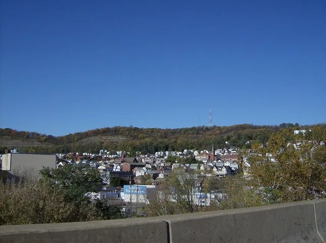 View of the borough of Tarentum , Pennsylvania , United States . Picture taken from the Route 366 bridge over the Allegheny River between Allegheny and Westmoreland Counties.