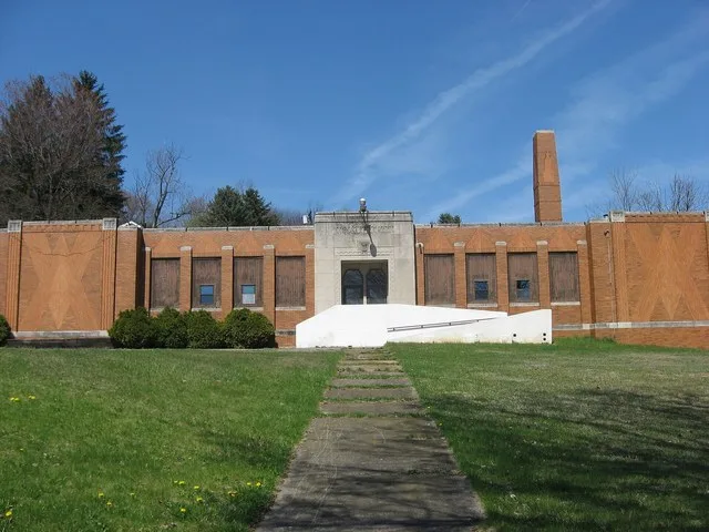 Former Liberty School in West Mayfield , Pennsylvania , United States , located along the south side of the 37th Street Extension ( Pennsylvania Route 251 ) between 4th Avenue and...