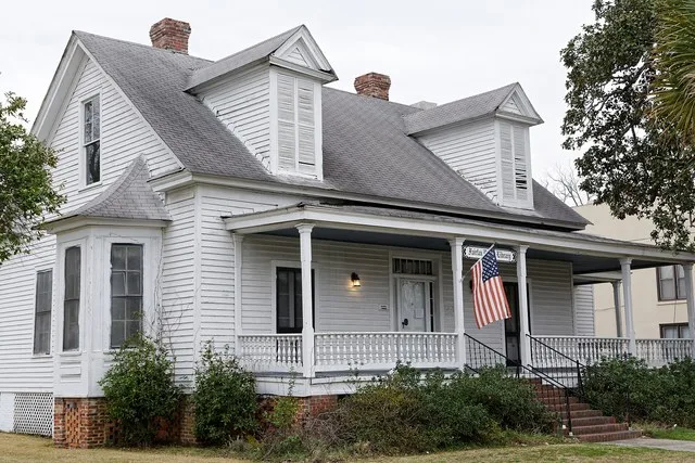 Virginia Durant Young house, Fairfax, South Carolina, U.S. Now houses the Fairfax Public Library.
