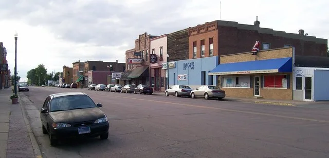 I took this photo on my Kodak EasyShare C703 camera on May 26, 2007. I subsequently edited the image with the GIMP editing software to smudge licence plate numbers to avoid any pr...