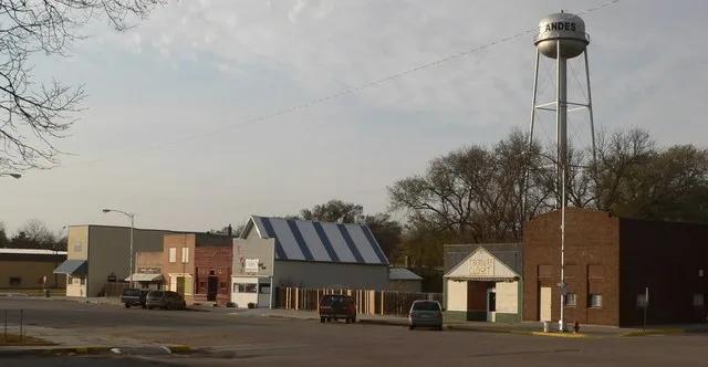 Downtown Lake Andes, South Dakota : Main Street, looking northwest.