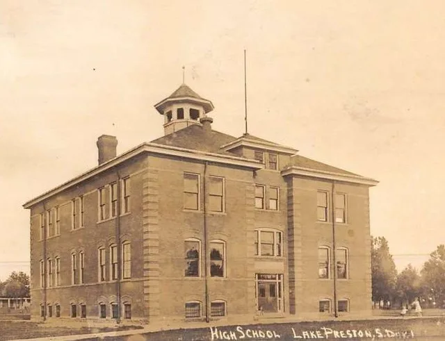 1907 postcard of Lake Preston High School in Lake Preston, South Dakota, United States