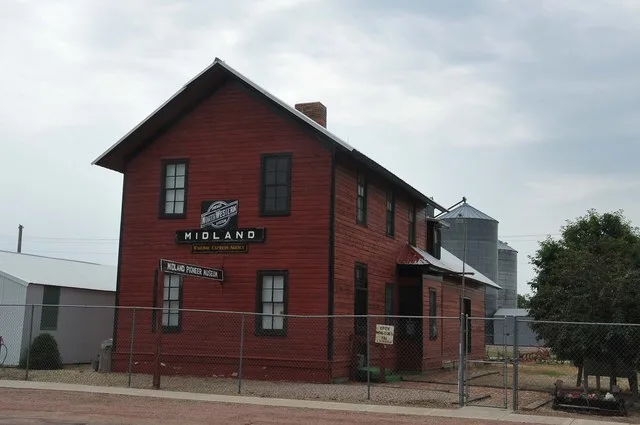 Dedicated to the preservation of the pioneer lifestyle, this museum features a homestead shack, pioneer machinery, and pictures related to the historical past of the surrounding c...