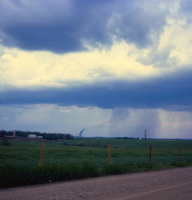 >> Scan From Reel 07, slide 004
