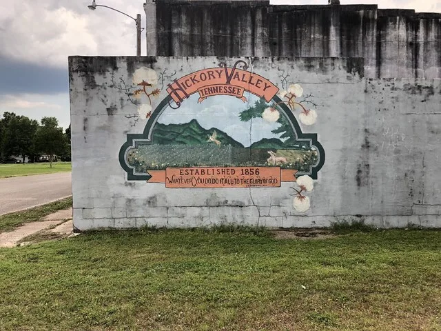 A photograph of the Hickory Valley mural painted by Stephanie Barkowski in central Hickory Valley, TN.