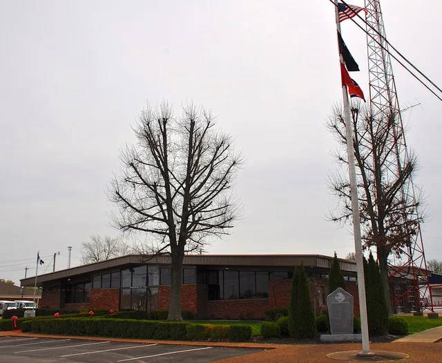 Hohenwald City Hall, Lewis County, Tennessee.