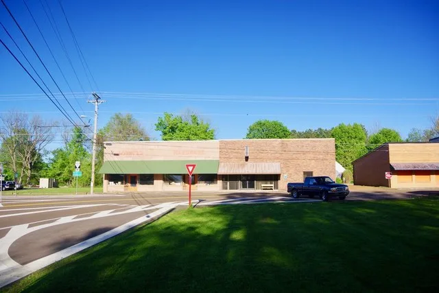 Old commercial block at the intersection of State Route 89 and State Route 21 in Hornbeak, Tennessee, United States.