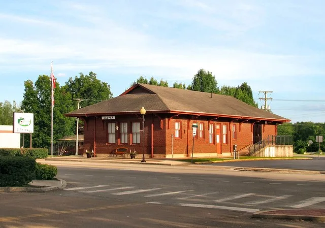 City Hall in Jasper, Tennessee, United States. Constructed in 1922, this building originally served as a railroad station.
