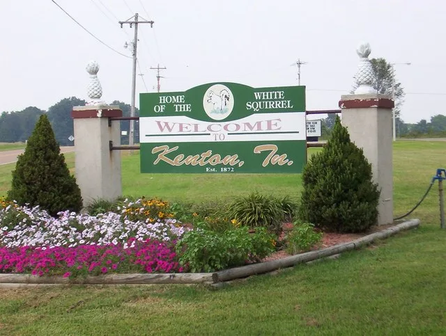 Photo of a sign in Kenton, Tennessee, calling it the "Home of the White Squirrel"