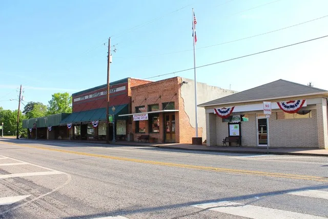 The town of Avinger, Texas