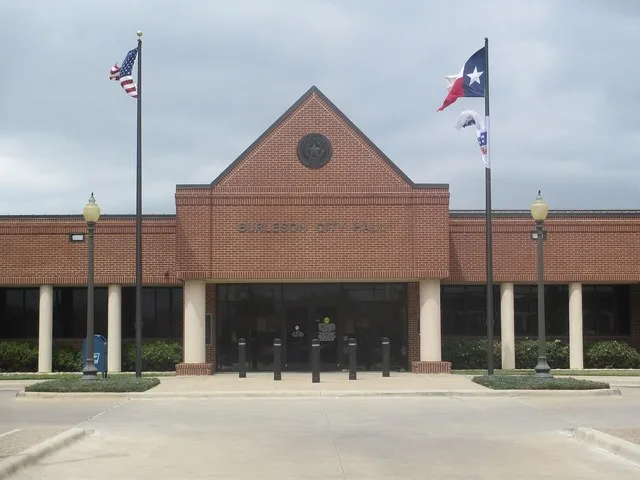 I took photo of Burleson, TX, City Hall, with Canon camera, April 7, 2013. Billy Hathorn ( talk ) 20:13, 9 April 2013 (UTC)