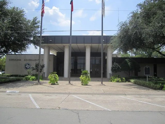 I took photo with Canon camera in Corsicana, TX.