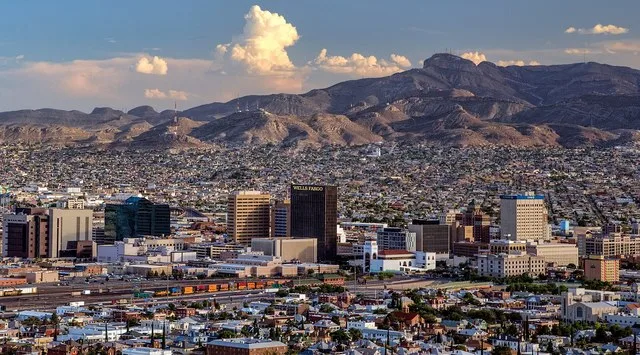 El Paso, Texas as seen from Scenic Drive on the Franklin Mountains.