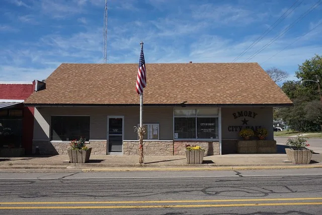 Emory City Hall in Emory , Texas ( United States ).