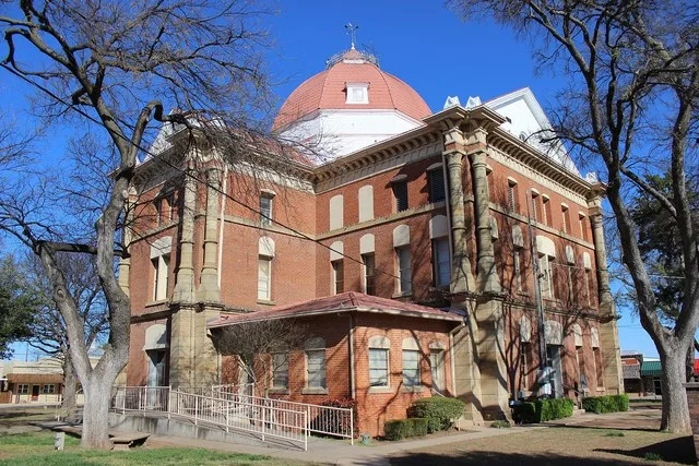 Clay County Courthouse in Henrietta, Texas