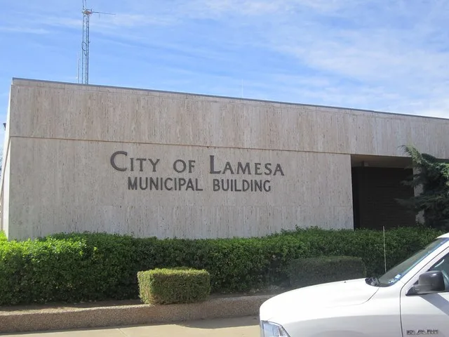 I took photo with Canon camera in Lamesa, TX.