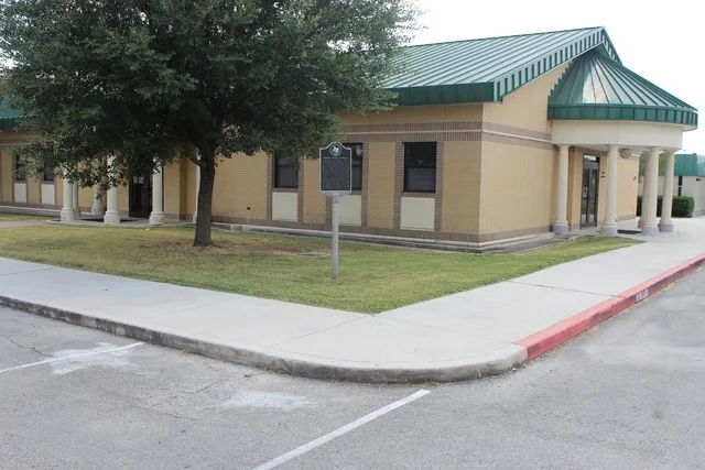Marion Public Schools. The town of Marion, a German settlement, was founded in 1877 as a marketing and shipping point for the Galveston, Harrisburg, and San Antonio Railroad. T. W...