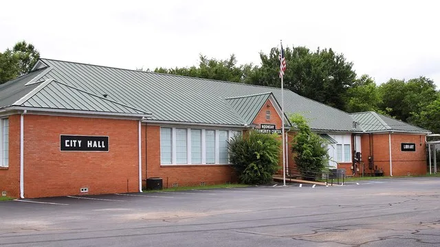 The Community Center and City Hall of Noonday, Texas , United States was a school built circa 1938 by the Works Progress Administration .