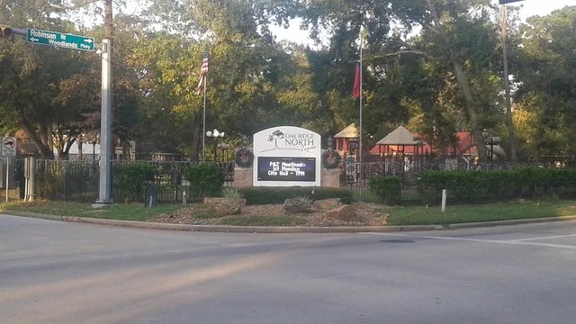 Sign marking the entrance to the city of Oak Ridge North, Texas.