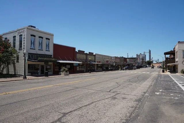 Jefferson Street in Pittsburg , Texas ( United States ).