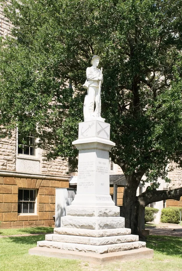 Confederate Monument, Cherokee County Courthouse, Rusk, Texas. The inscription reads: RUSK - CHEROKEE COUNTY 1861 - 1865 IN MEMORY OF THE CONFEDERATE DEAD OF CHEROKEE COUNTY _____...