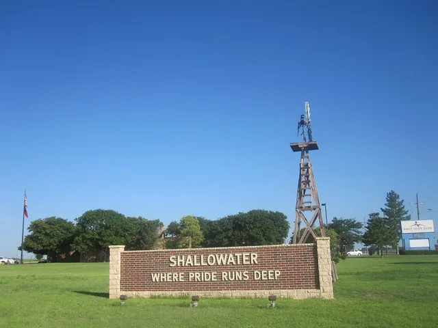 I took photo with Canon camera in Shallowater, TX.