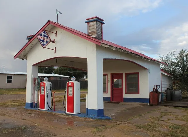 A restored Skelly gas station in Skellytown, Texas. It is located on Main Street, near the intersection with 3rd Street.