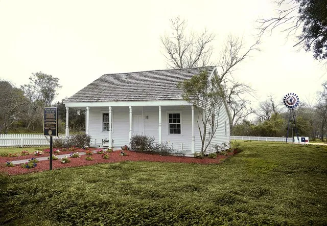 During Reconstruction former slaves founded a community known as the Settlement on land platted by Judge William J. Jones for purchase by freedmen. Prior to this, a number of catt...